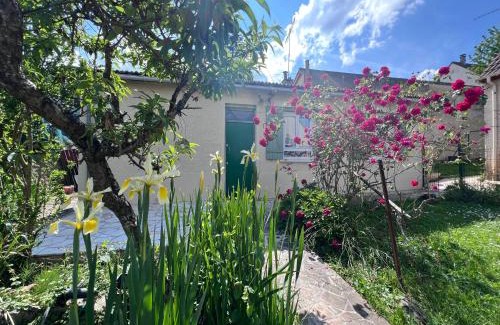Goussainville Apartment | Petite maison proche l'aéroport Charles de Gaules, parc Astérix et Stade de France