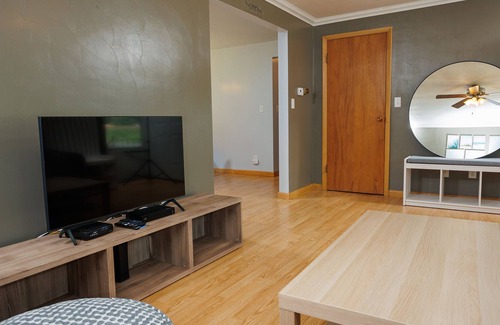 Algoma Cabin | Pets Allowed, Lake MI Fishing, Door Cty Access - Catch and Relax