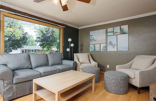 Algoma Cabin | Pets Allowed, Lake MI Fishing, Door Cty Access - Catch and Relax