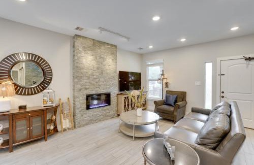 Hockley House | Pets Welcome Home with Deck and Patio in Hockley!