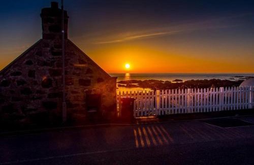 Sandhaven House | Pew with a View - Seafront Cottages