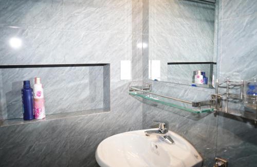 Trung Hoa Nhan Chinh Apartment | Phương Thảo 606TM1