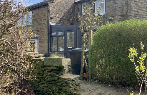 Almondbury House | Pheasants crossing - quiet luxurious country cottage