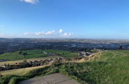 Almondbury House | Pheasants crossing - quiet luxurious country cottage