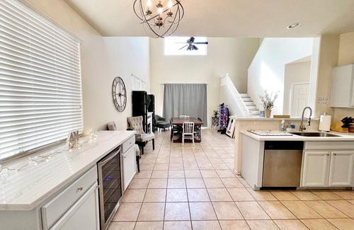 Legacy House | PHX House Legacy Golf Resort! Centrally located to popular metro destinations.