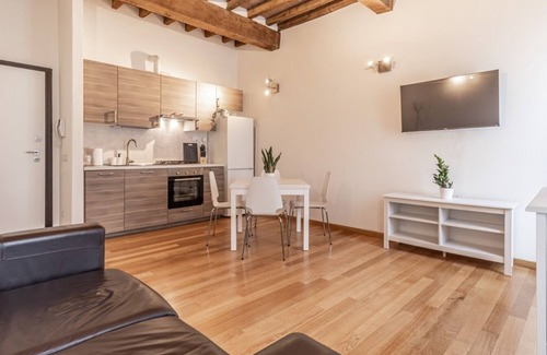 Carpi Apartment | [Piazza Martiri]-In pieno centro sotto al Castello