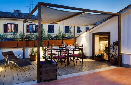 Rione IX Pigna Apartment | Piazza Navona 2BR, 2BA Penthouse-Beautiful Terrace