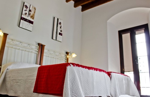 Alcala de los Gazules Cottage | Picacho apartment.