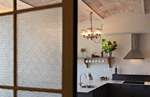 Olot Apartment | Picapedrer, with access to the indoor swimming poo