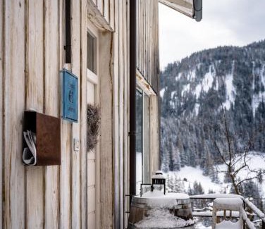 La Villa Ski Chalet | Picenin 61 Lodging