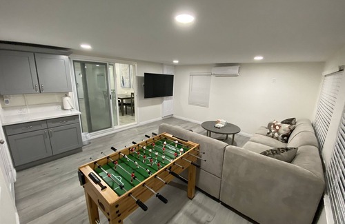 Montclair House | PickleballShopsFoodies 5Bedrms 2Washers 3Dryers