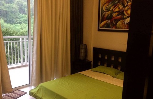Tanauan City Apartment | Pico de Loro Beach and Country Club 1br Suite