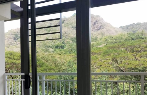 Nasugbu Apartment | Pico de Loro Cove at Hamilo Coast, Beach & Country Club, beachfront condo/g