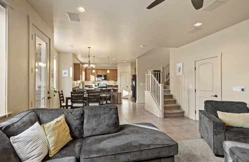 Flagstaff House | Pico in the Pines, pet friendly and cozy fireplace