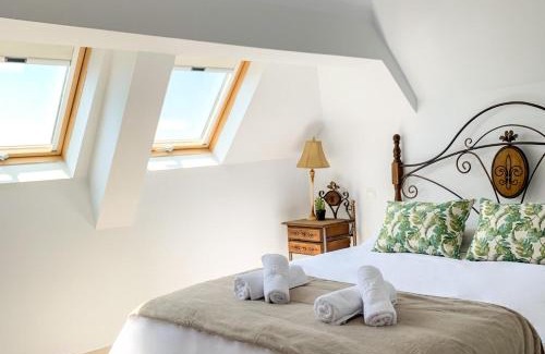 Province of Toledo Apartment | Pico Limón - Living Toledo