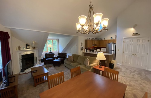 Killington Condo | PicoVillage Resort G301-Beautiful contemporary style 2-bedroom,2-bath condo with the comfort of home