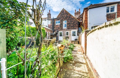 Arundel House | Picturesque cottage in the heart of Arundel sleeps 4/5