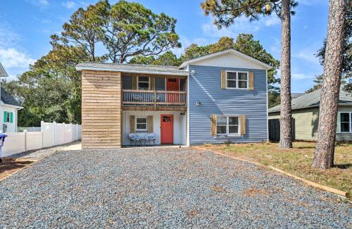 Tranquil Harbour House | Picturesque Duplex Unit, half Mi to the Beach!