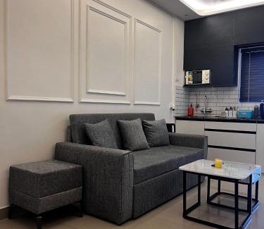 Dwarka Apartment | Pied-à-Terre 1BHK