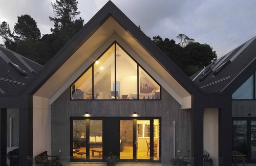 Opua Cottage | Pier E Pad - Scenic Opua Holiday Apartment