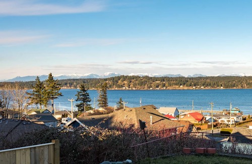Campbell River House | Pier View Suite, Stunning Ocean View.