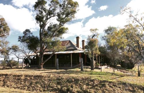 Eurunderee Cabin | Pieter van Gent Winery & Vineyard