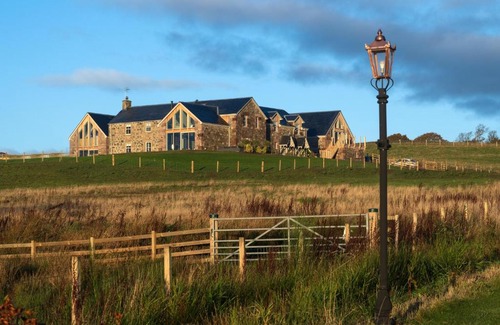 Murthly House | Pigeon Cottage - Luxury country steading