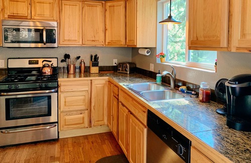 Green Mountain Falls Cabin | Pike's Peak Chalet in Green Mountain Falls, CO