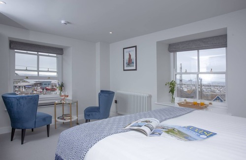 Brixham Hotel | Pilgrim, Maritime Suites - a suite that sleeps 2 guests in 1 bedroom