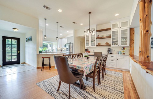 Dripping Springs House | ‘Pin Oak Farmhouse’ w/Patio in Dripping Springs
