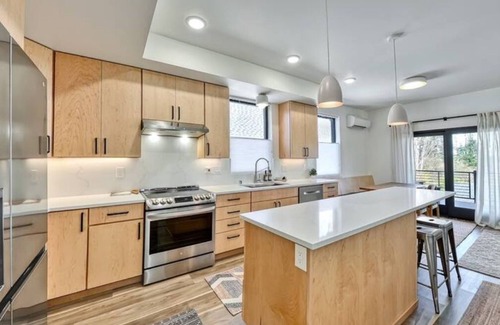 Fairhaven House | Pine guest suite in Fairhaven