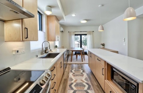 Fairhaven House | Pine guest suite in Fairhaven