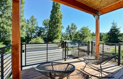 Fairhaven House | Pine guest suite in Fairhaven