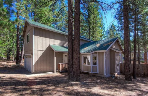 Pioneer Trail House | Pine Haven - Pet Friendly, Fenced Yard (COH0887)