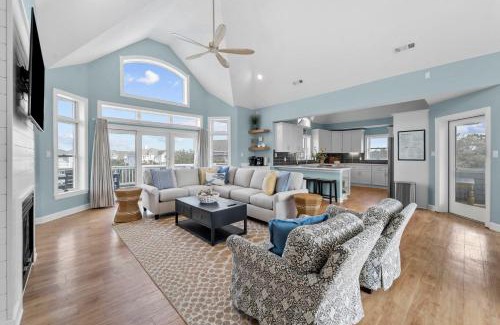Pine Island House | Pine Island Perfection - 3min to beach with pool spa