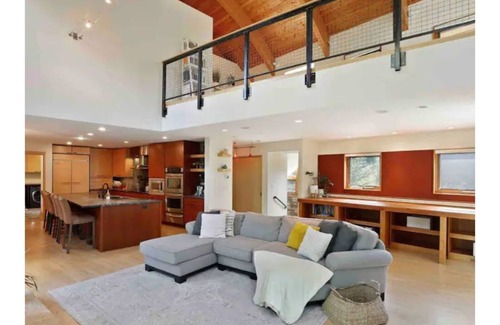 Baldwin House | Pine Lake Summer and Winter Retreat