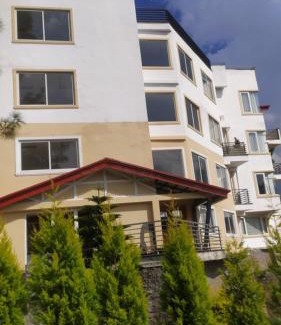 Kumarhatti House | Pine Maderas by Embrace