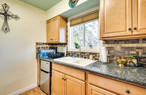 Pine Mountain Club Cabin | Pine Mountain Club Oasis w/Heated Pool & Deck