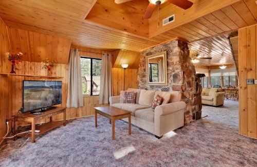 Big Bear Lake Ski Chalet | Pine Nest Relaxing Walk to Marina Cozy Chalet