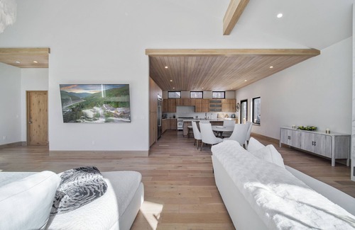 Vail House | Pine & Peak/Vail Slopeside Stargazing Deck