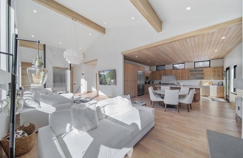 Vail House | Pine & Peak/Vail Slopeside Stargazing Deck