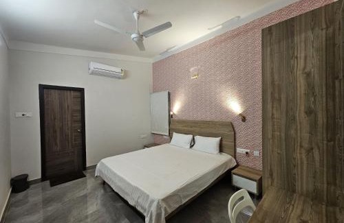 Yelagiri Apartment | Pine Tree Garden - No Alcohol Zone