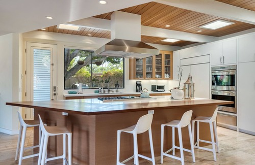 Palm Desert House | Pineapple Palms Oasis Mid-Century Pool Home in South Palm Desert near El Paseo