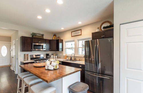 Latonia House | Pineapple Paradise 3 miles to downtown Cincinnati