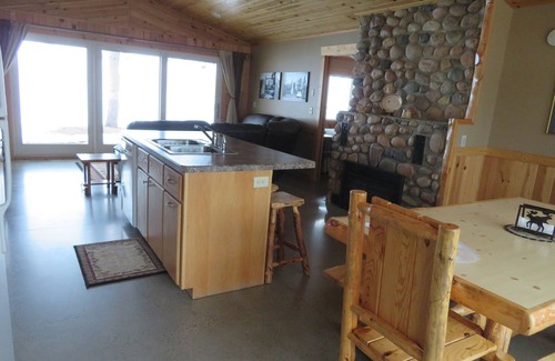Park Rapids House | Pines - 4 BR right on Big Sand Lake