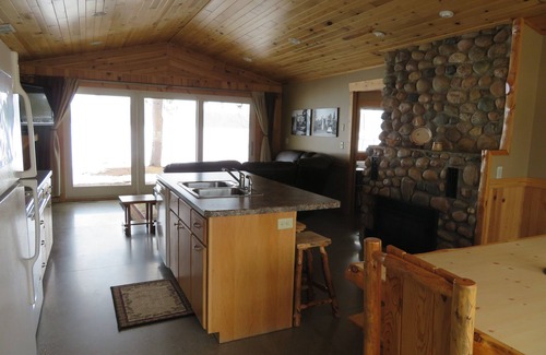 Park Rapids House | Pines - 4 BR right on Big Sand Lake
