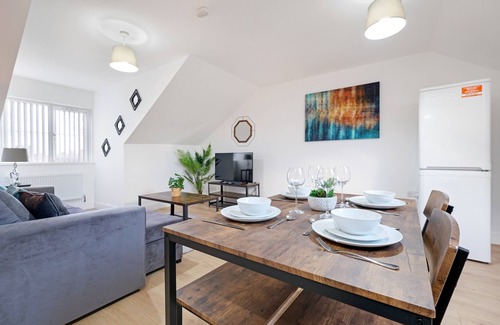 Iver Apartment | Pinewood 1 Bedroom Apartment 05 By Arista Living