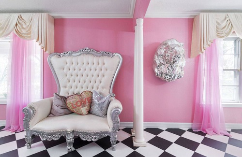 Conroe House | Pink Shutter House: A Girly Getaway with Themed Rooms, Neon Signs & IG-Worthy Decor! Unique Stay!