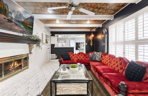 Conroe House | Pink Shutter House: A Girly Getaway with Themed Rooms, Neon Signs & IG-Worthy Decor! Unique Stay!