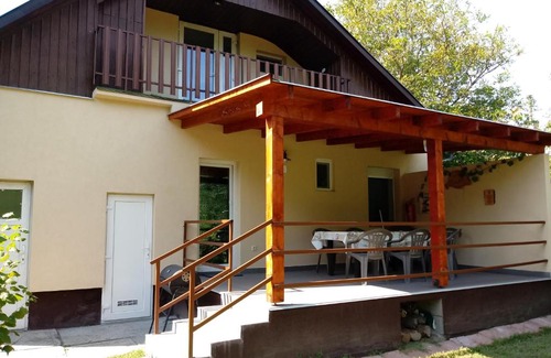 Lakitelek Apartment | Pintyőke Vendégház Tőserdő